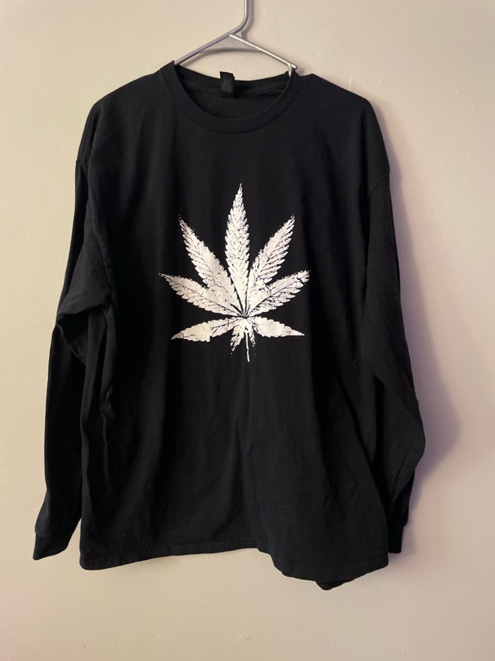 Gildan Black Long Sleeve Tee with White Leaf Graphic